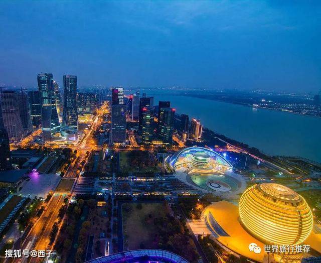 浙江山水画卷，油纸伞下的深情演绎